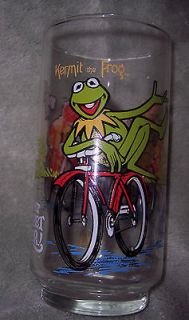 McDonalds Great Muppet Caper Kermit the Frog on Bicycle Promo Glass 