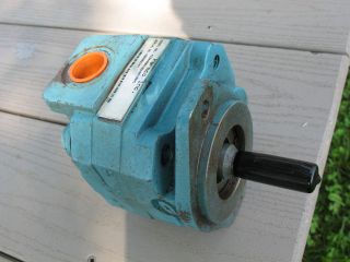 PERMCO HYDRAULIC MOTOR SMALL DISPLACEMENT M124 fan motor