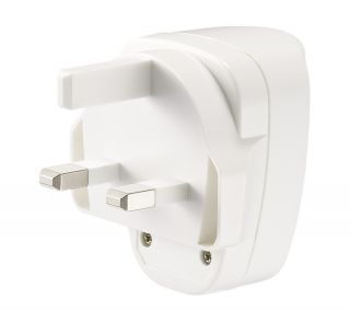 ESSENTIALS CUSBCH10 Universal USB Charger   White  Pixmania UK