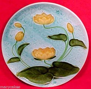 ANTIQUE GERMAN MAJOLICA Water Lily PLATE SCHRAMBERG c.1920, gm534