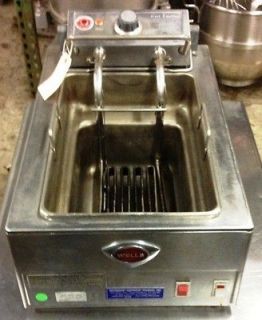 newly listed wells countertop single fryer  300