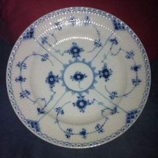 Royal Copenhagen Blue Fluted Half Lace Dinner Plate No. 571