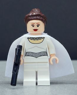 LEGO Minifig Princess Leia with Cape and Gun (9495)   New   Fast 