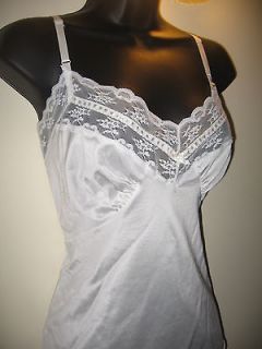 Beautiful NEW.Snow White Lacy Busted Camisole by LA FENDRESS 
