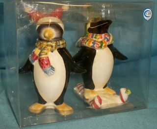   Penguins Salt & Pepper Shakers 5 Tall Scarves Hats Skis New Orig Box