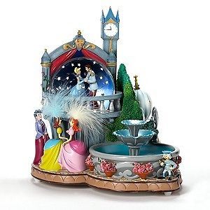 Disney Musical Light up Cinderella Castle Snowglobe with Fountain
