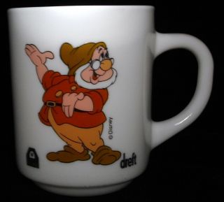 Euro Disney Doc Snow White Dwarfs Milk Glass Mug Arcopal France Deft 