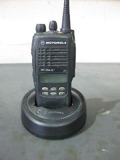 Motorola HT 1250 LS Portable Radio UHF LTR Trunking 16 channel