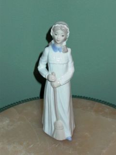 tengra valencia sweeper girl porcelain figurine spain  49 