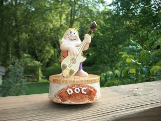 WDCC SCHMID Snow White Ceramic Music Box Starring DOC Collectable