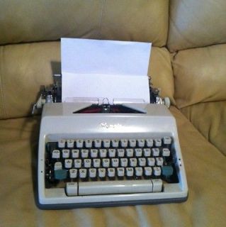 1966 or1967 OLYMPIA VINTAGE SM9 DeLuxe TYPEWRITER,MAD​E IN W GERMANY 
