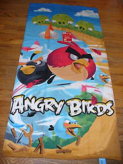 New Angry Birds Beach Bath Towel w / Green Pigs Plush Nice