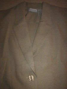Alfred Dunner Classics Petite Size 14P Beige Tan Two Buttons Blazer 