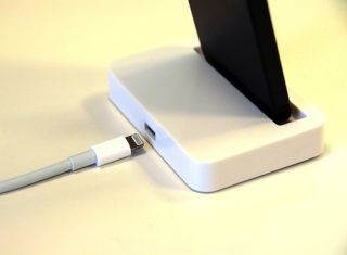 SUPER IPHONE 5 DOCK LIGHTNING  CHARGE YOUR IPHONE WITH CLASS