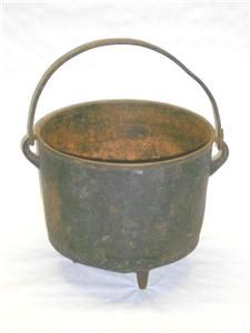 Vintage Antique Cast Iron 3 Legged Bail Handled Pot Kettle