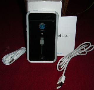 Used Apple iPod Touch 2G 8GB Bundle with SwitchEasy Torrent Case 