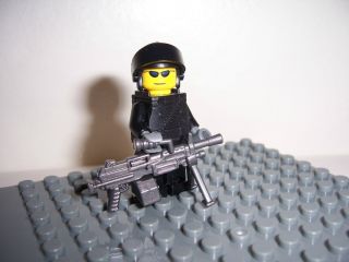 Lego Custom Police Military SWAT Minifig with M249 Saw Machine Gun 