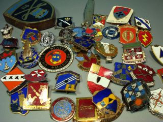 40 Military pins WWII U S ARMY DISTINCTIVE UNIT INSIGNIA DUI old medal 