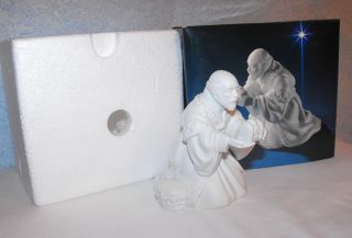 Avon Nativity Collectibles Porcelain Figurine The Magi Melchior 1982 