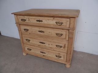 Quality Large Antique Pine Victorian 4 Drawer Chest of Drawers