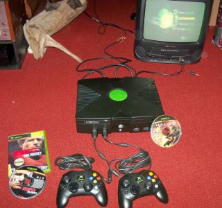   ORIGINAL XBOX SYSTEM CONSOLE WITH ALL HOOK UPS, GAMES, GREAT CONDITION