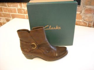 description clarks boots this auction is a brand new pair of