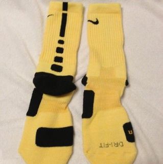   Nike Elite Basketball Socks Yellow wiith Black Stripes Large Size 8 12
