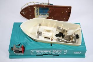   Ideal Barracuda Motorific Battery Operated Boat Motor Looks New