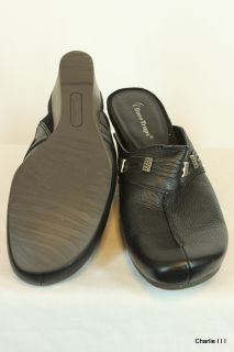 Sz 10 M BARE TRAPS Black Barely Worn Womens Shoes Sandals Clogs