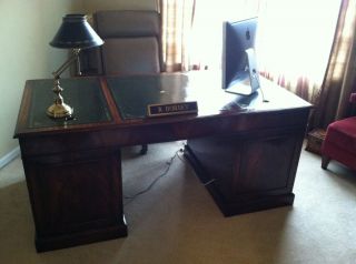 Bevan and Funnell Executive Desk Simply Stunning