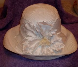 BETMAR Ladies Derby Church Wedding Hat WHITE w white hibiscus flower 