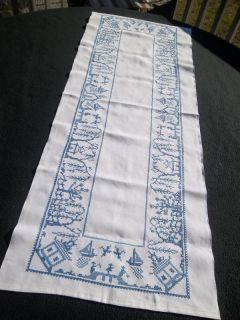 Vtg Embroidered Blue Willow China Pattern Birds Love Table Runner 