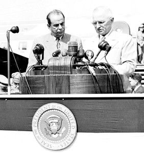   ó mulo Gallegos & Pres. Harry Truman sharing a podium in 1948