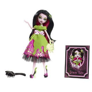   High Snow Bite Draculaura Doll Scary Tales Target Exclusive 2012