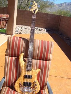 Traben Tribal Terror Bootsy Collins Awesome Active Bass