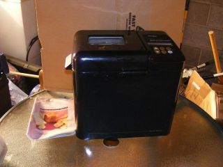 Westbend Automatic Bread and Dough Maker