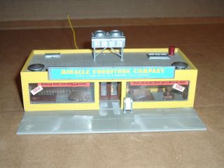 HO Built Lighted Tyco Miracle Furniture Company Building Structure