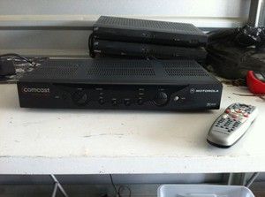Comcast Digital Cable Converter box Motorola with Remote Used
