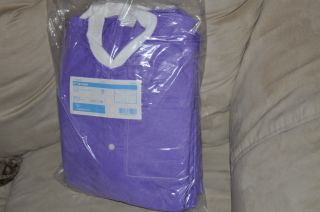 Cardinal Health Disposable Lab Coats   Size SM, Case Pack 10