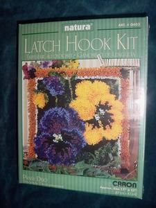 New Caron Pansy Duo Latch Hook Rug Kit 17X17