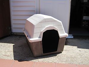 Dog House, Indoor / Outdoor, Pet Barn (Rubbermaid Style)