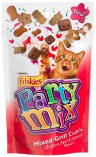 friskies party mix mixed grill crunch cat treats chicken beef salmon 