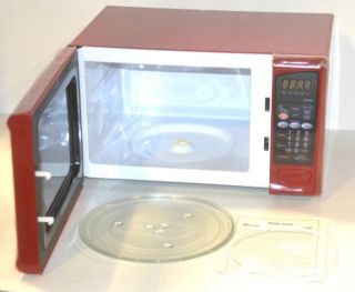 Magic Chef MCD990R 0 9 Cubic Feet 900W Microwave Oven Red