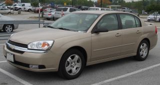 04 05_Chevrolet_Malibu_sedan