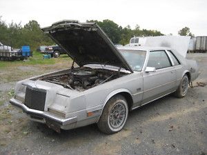 1981 Chrysler Imperial Parts Car Salvage Good Interior