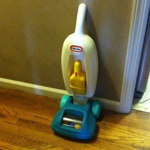 Little Tikes Child Size Vacuum Cleaner with Removable Dustbuster 
