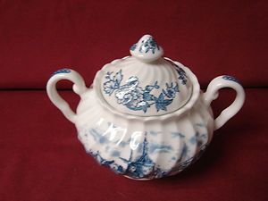 Johnson Brothers China England Tulip Time In Blue Round Covered sugar 