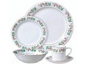   Holiday Gold 20 Piece Dinnerware Set New Service for 4