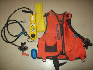Scubapro Scuba Diving Equipment Snorkeling Vest Medium Regulator Chill