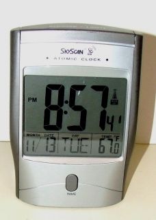 SkyScan Atomic Clock Snooze Alarm Light Date Temperature Automatic